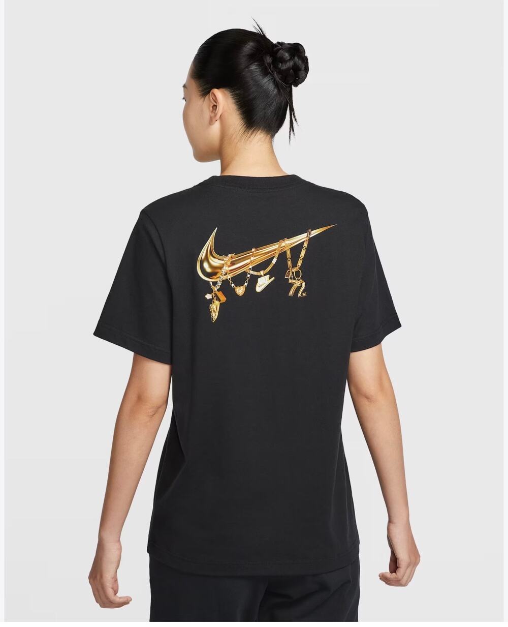 NIKE Women's Loose Short-Sleeve Graphic T-Shirt Size Small Black